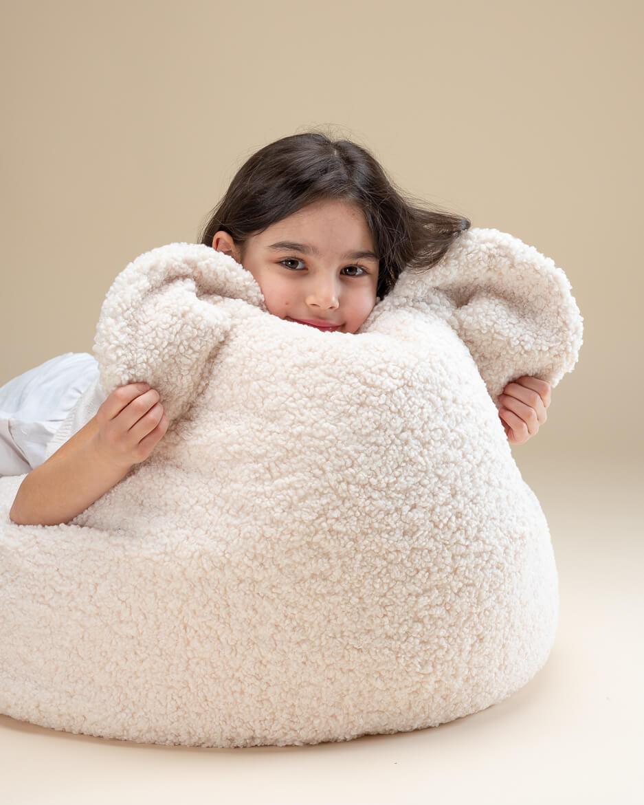 wigiwama Bär Sitzsack in Creme aus Teddy - Stoff - Kletterling – einfach Kind sein