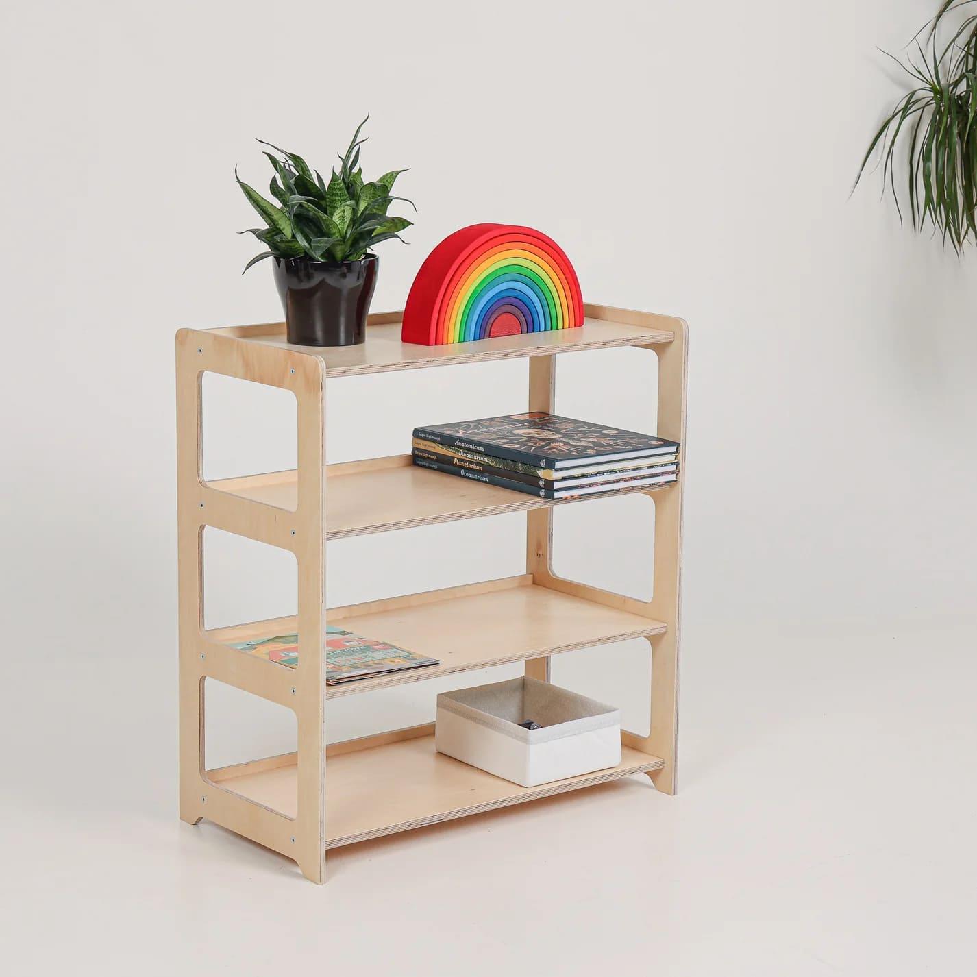 Montessori Spielzeugregal mit vier Etagen - Kletterling – einfach Kind sein