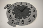 Tik Tak - Filz Lernpuzzle - Spieluhr in verschiedenen Farben, 100% Merinowolle, Kinderspielzeug, Motorikspiel - Kletterling – einfach Kind sein