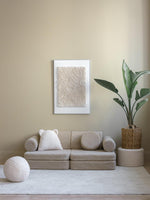 wigiwama Settee in Beige - Kindersofa und Spielsofa aus Teddy - Stoff - Kletterling – einfach Kind sein
