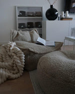 wigiwama Sitzsack Sessel in Beige aus Teddy - Stoff - Kletterling – einfach Kind sein