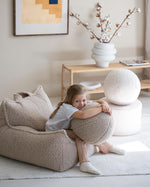 wigiwama Sitzsack Sessel in Beige aus Teddy - Stoff - Kletterling – einfach Kind sein
