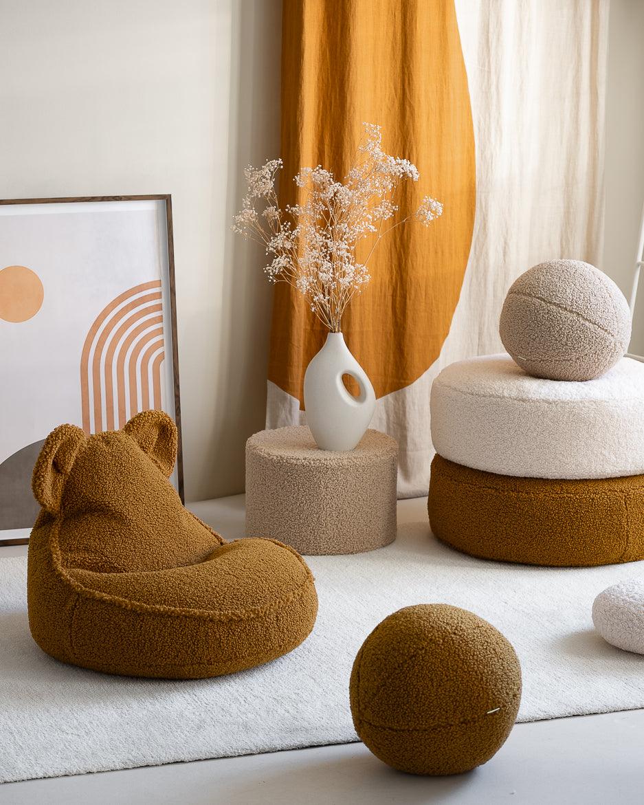 wigiwama Sitzkissen in Karamell aus Teddy - Stoff - Kletterling – einfach Kind sein