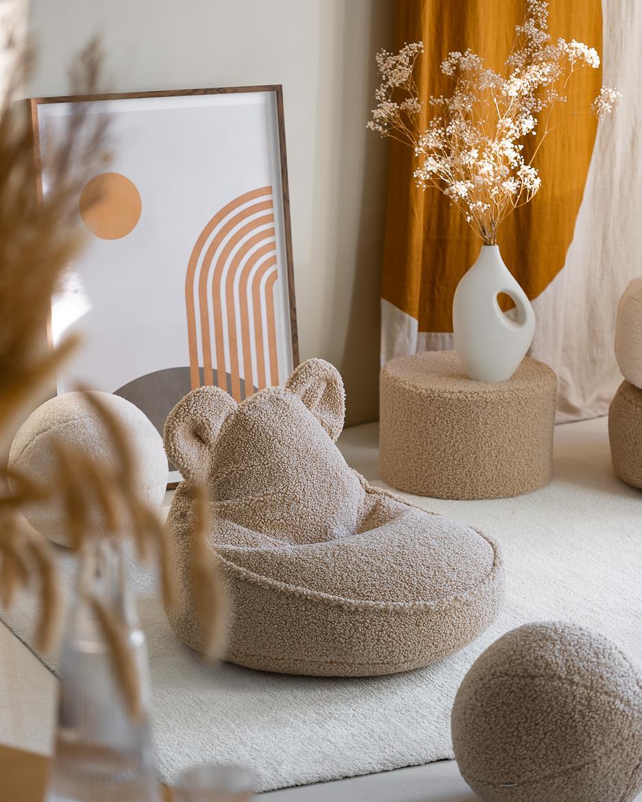 wigiwama Bär Sitzsack in Beige aus Teddy - Stoff - Kletterling – einfach Kind sein