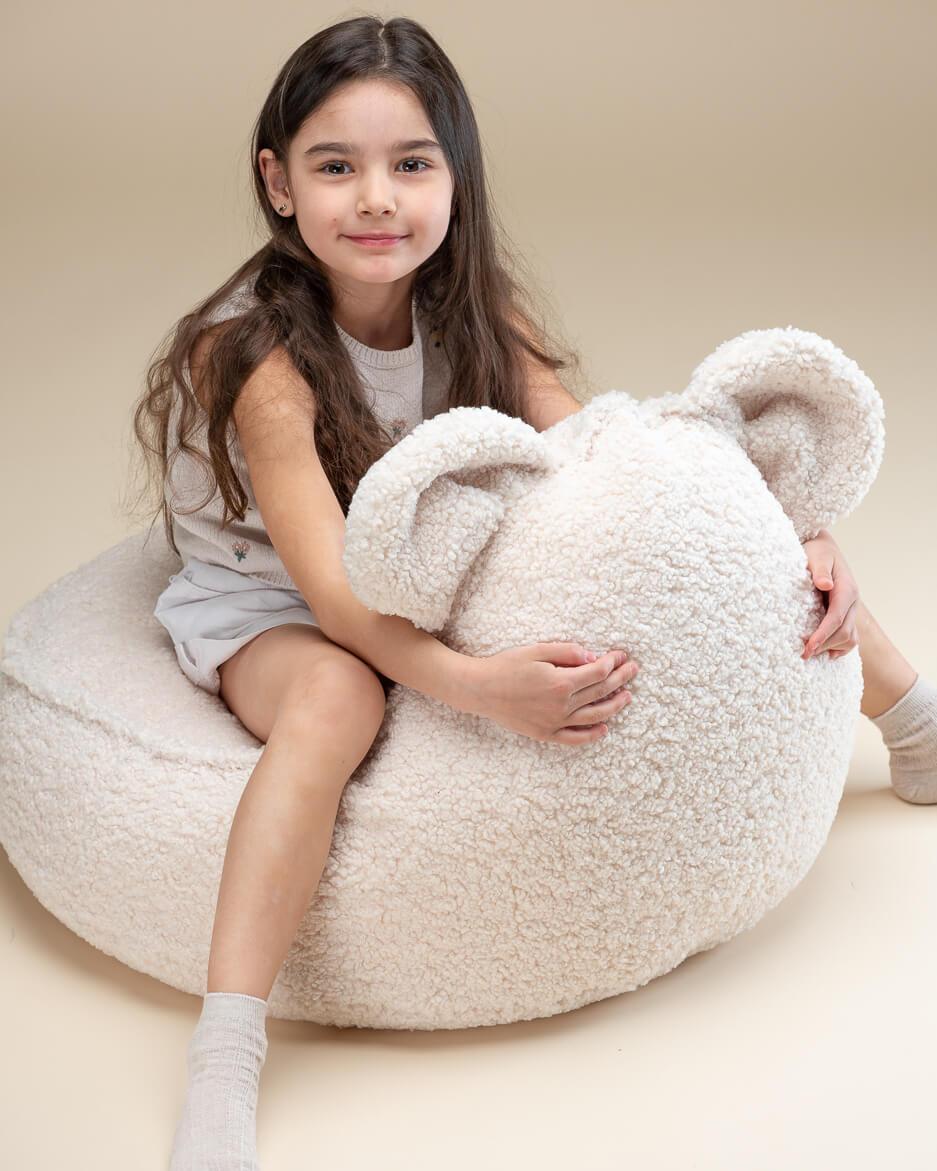 wigiwama Bär Sitzsack in Creme aus Teddy - Stoff - Kletterling – einfach Kind sein