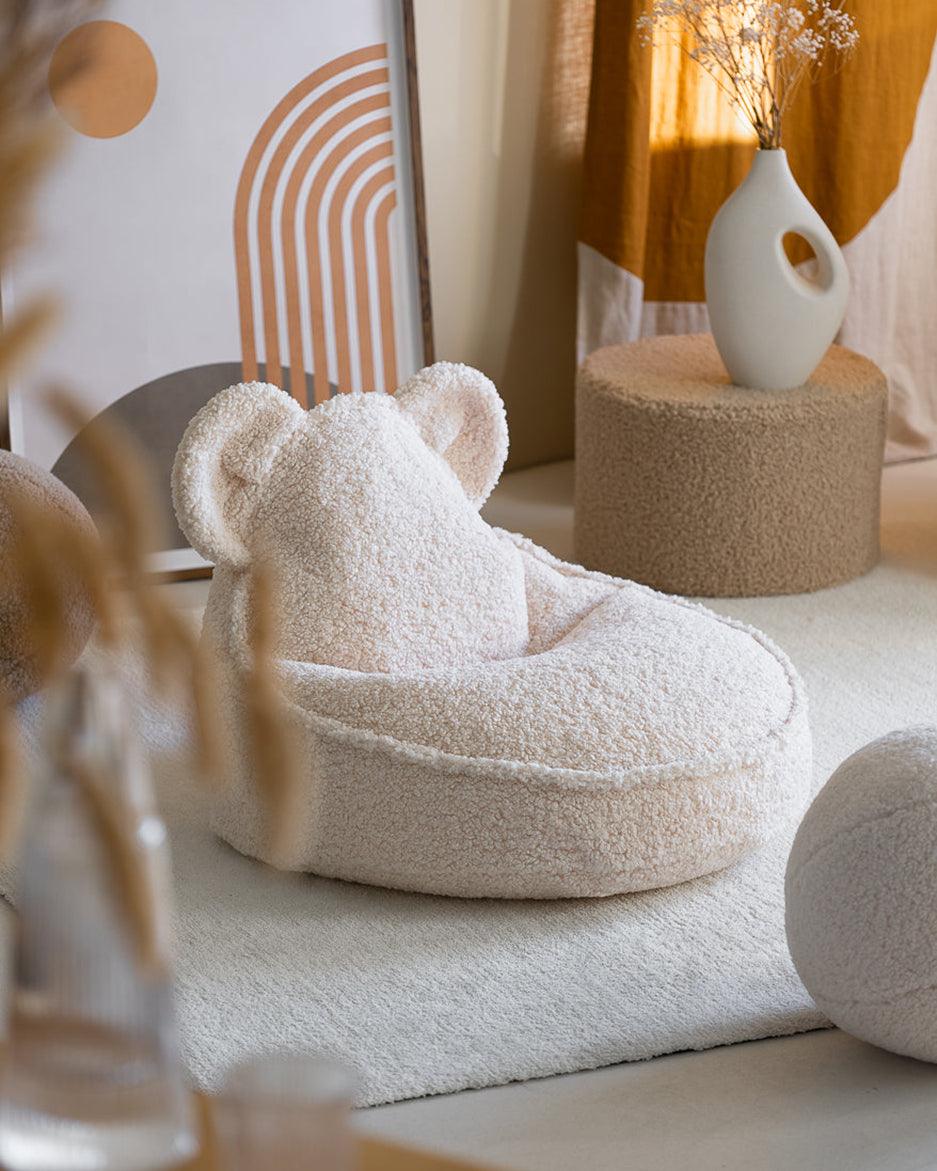 wigiwama Bär Sitzsack in Creme aus Teddy - Stoff - Kletterling – einfach Kind sein