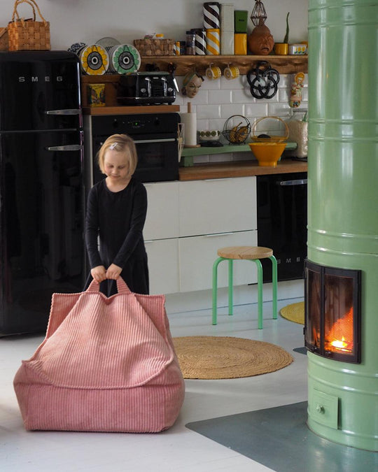 wigiwama Sitzsack Sessel in Altrosa aus Cord - Kletterling – einfach Kind sein
