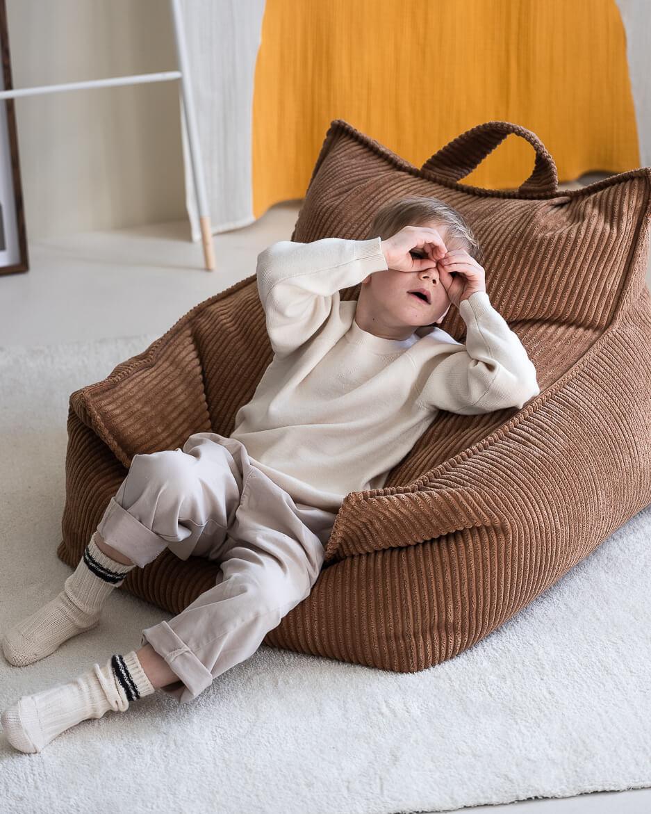 wigiwama Sitzsack Sessel in Toffee aus Cord - Kletterling – einfach Kind sein