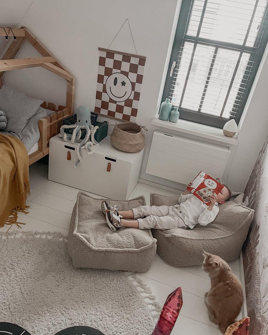 wigiwama Sitzkissen Ottoman in Beige aus Teddy - Stoff - Kletterling – einfach Kind sein