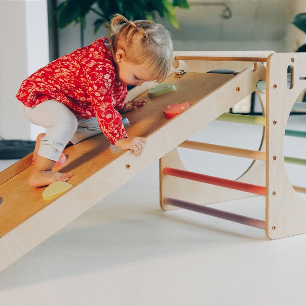 Klettergerüst für Kleinkinder von KateHaa in Regenbogen