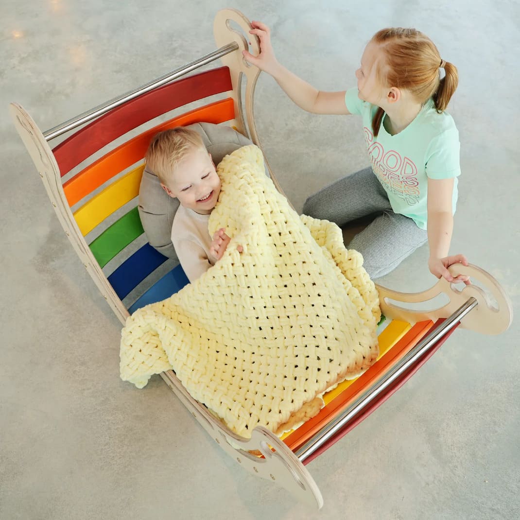 XXL Montessori Kletterbogen und Kletterwippe in Regenbogen