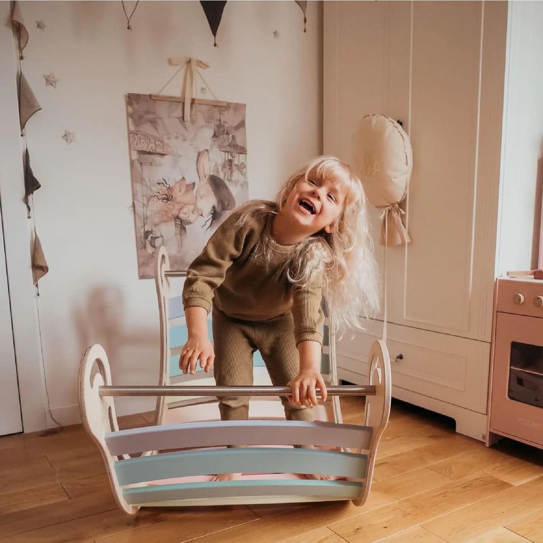 XXL Montessori Kletterbogen und Kletterwippe in Regenbogen