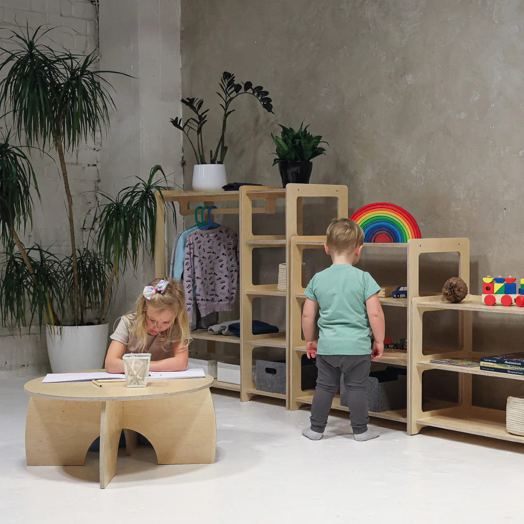 Montessori Kleiderschrank mit drei Etagen und Kleiderstange