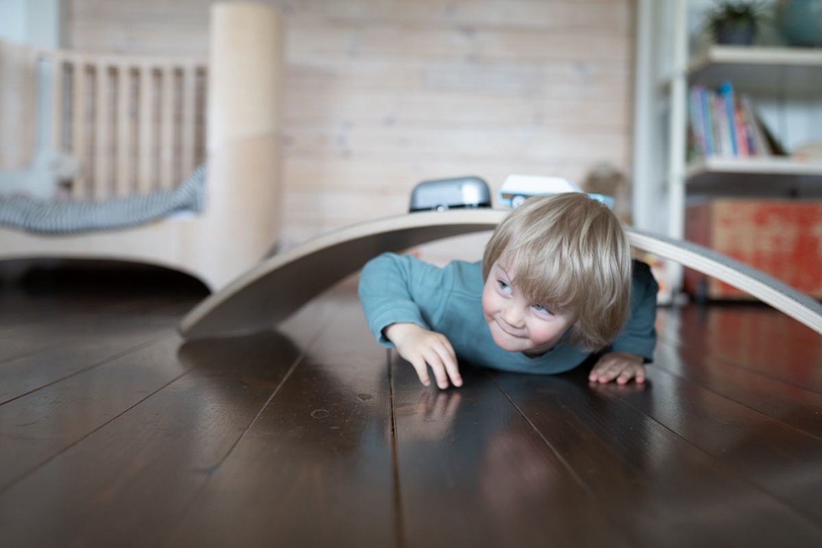 Balance Board aus Holz mit Filz-Unterseite von leg&go Grö?e S