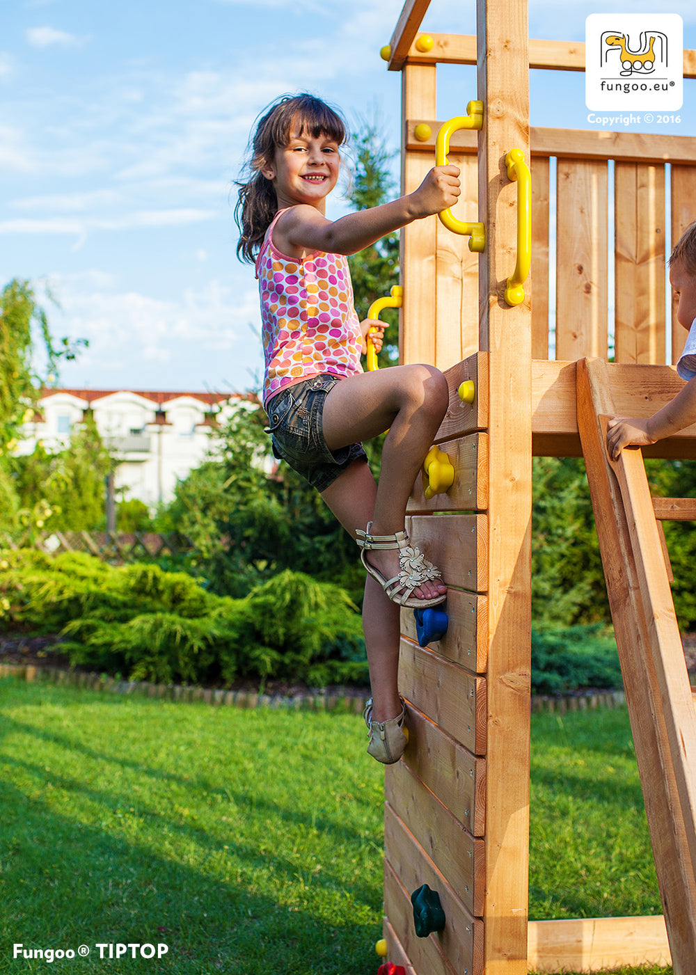 Spielturm TipTop mit Rutsche Leiter und Kletterwand, Klettergriffen, Bodenanker