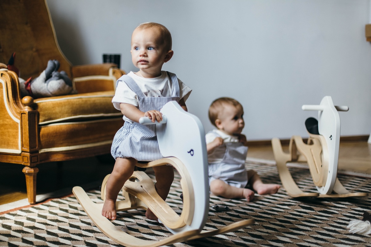 Balance Bike 3in1 aus Holz - mitwachsendes Laufrad für Kinder ab 6 Monaten bis 6 Jahre mit Schaukel-Elefant grau Erweiterung