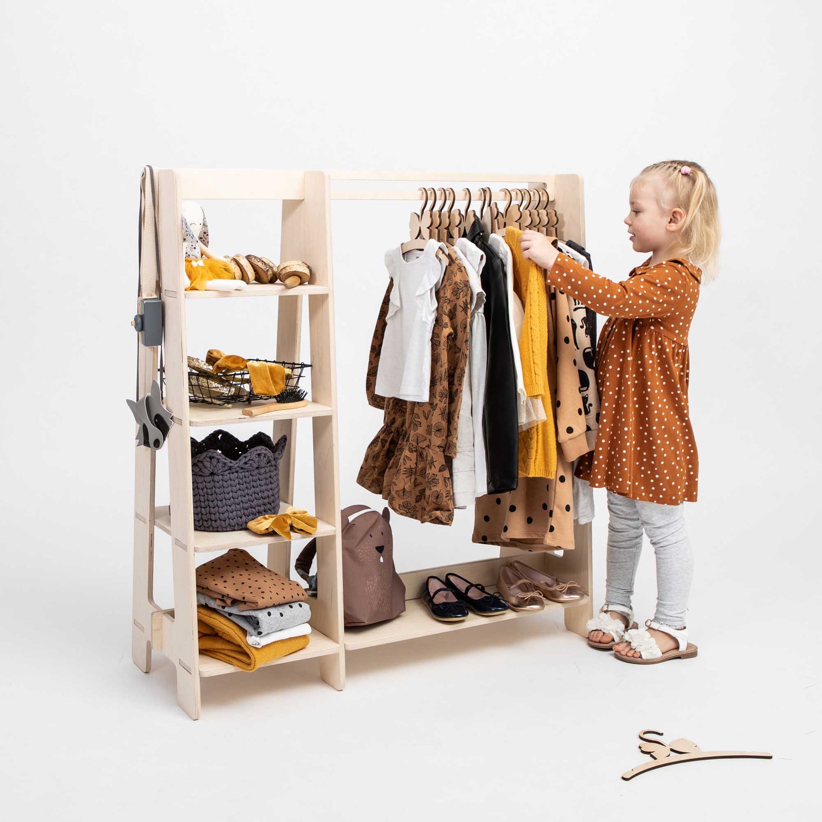 Kinderkleiderschrank nach Montessori