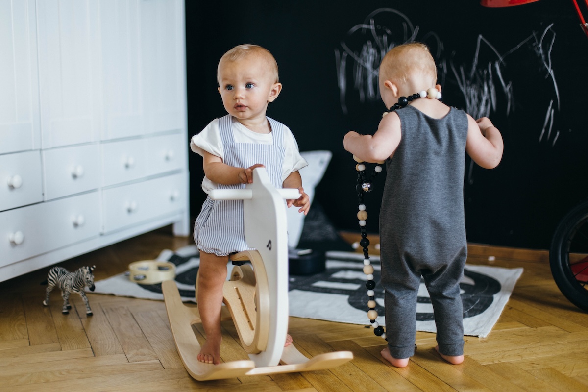 Balance Bike 3in1 aus Holz - mitwachsendes Laufrad für Kinder ab 6 Monaten bis 6 Jahre mit Schaukel-Elefant grau Erweiterung