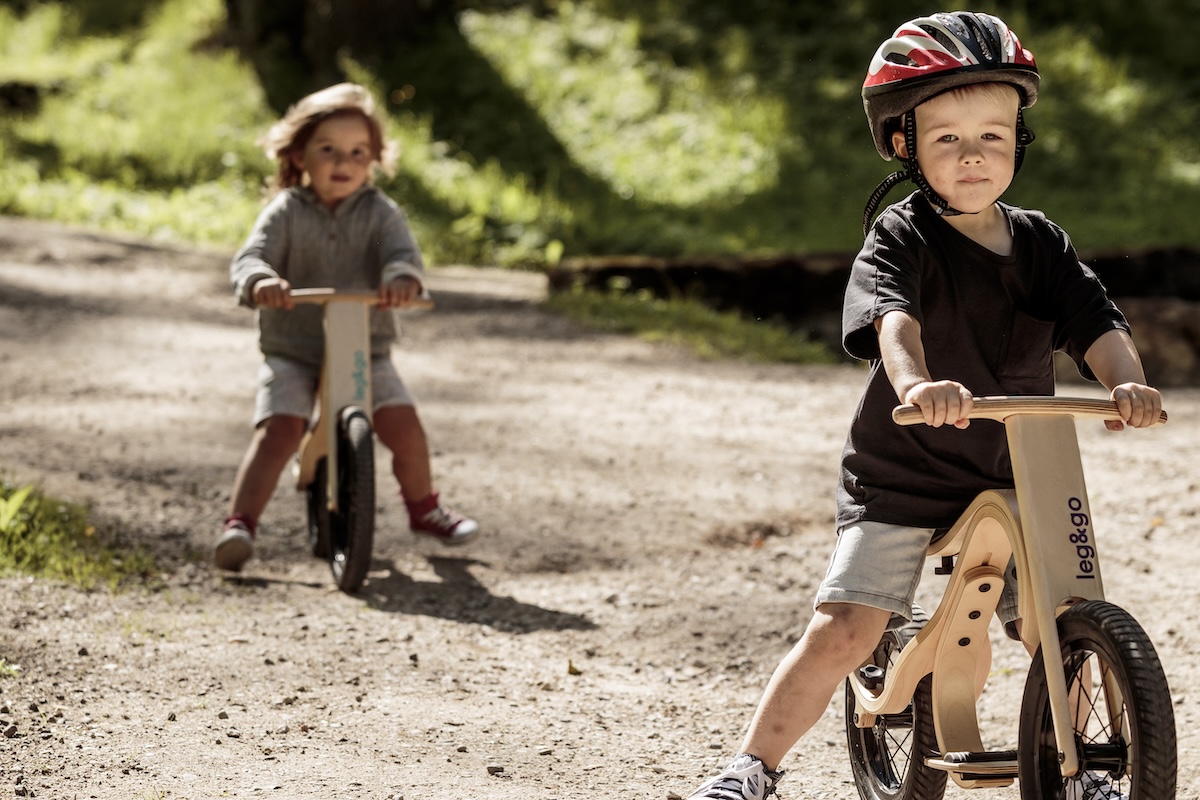 Balance Bike 3in1 aus Holz - mitwachsendes Laufrad für Kinder ab 6 Monaten bis 6 Jahre mit Downhill Erweiterung