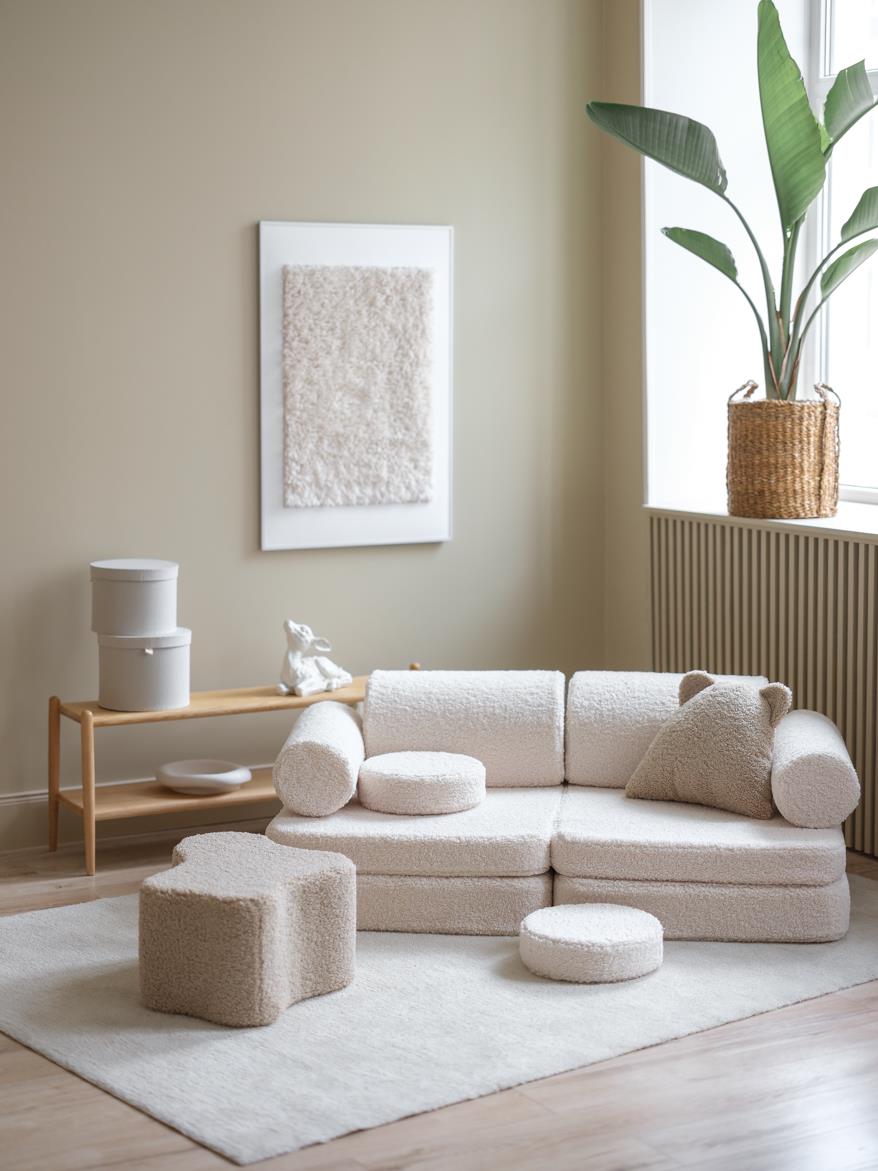 wigiwama Settee in Creme - Kindersofa und Spielsofa aus Teddy-Stoff