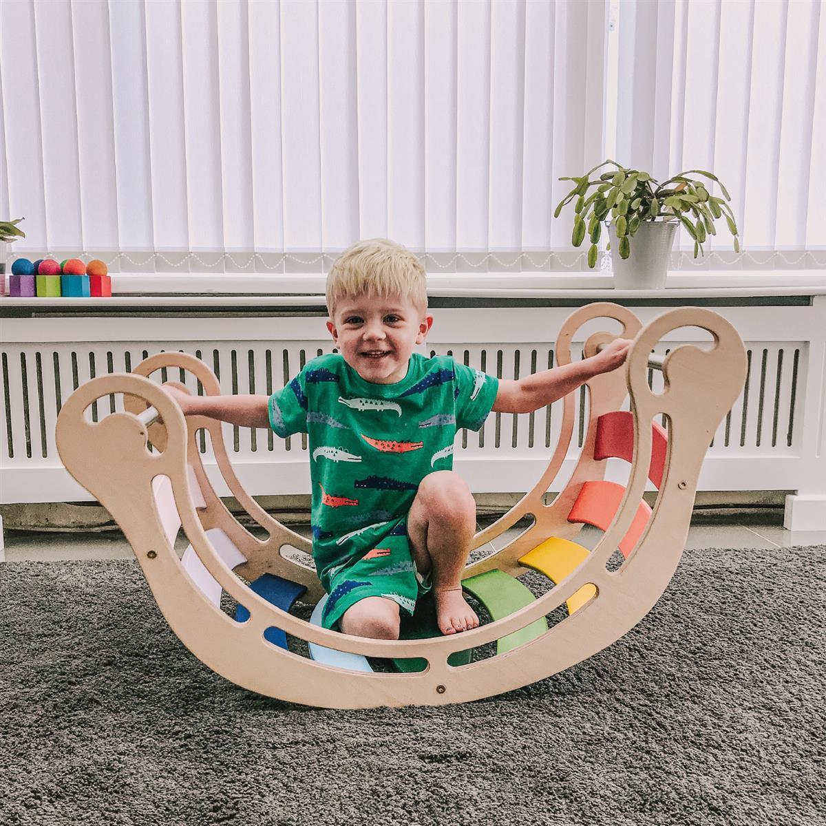 Montessori-Kletterbogen und Wippe Regenbogen