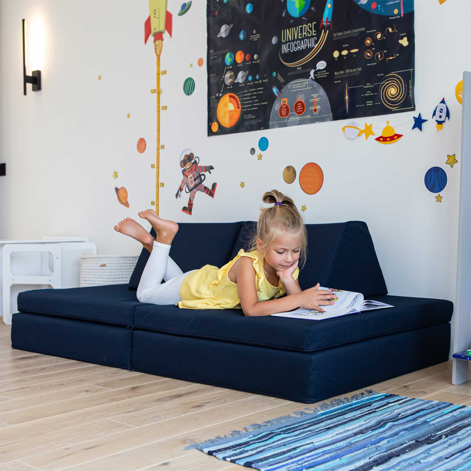 Universelles Kindersofa von monboxy in Navy Blau